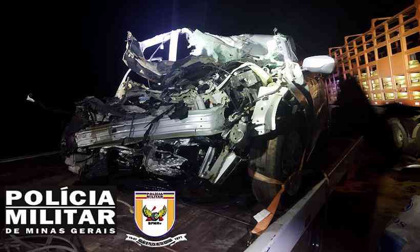 Morte depois de bater de frente com caminhão
